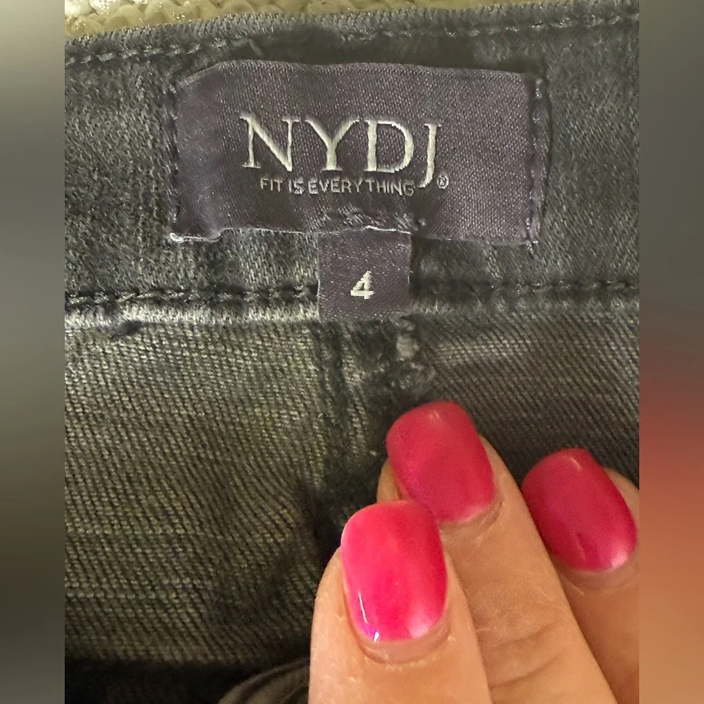 NYDJ Jeans Size 4 Women’s Ami Skinny High Rise Black‎ Faded Jeans 🖤🖤